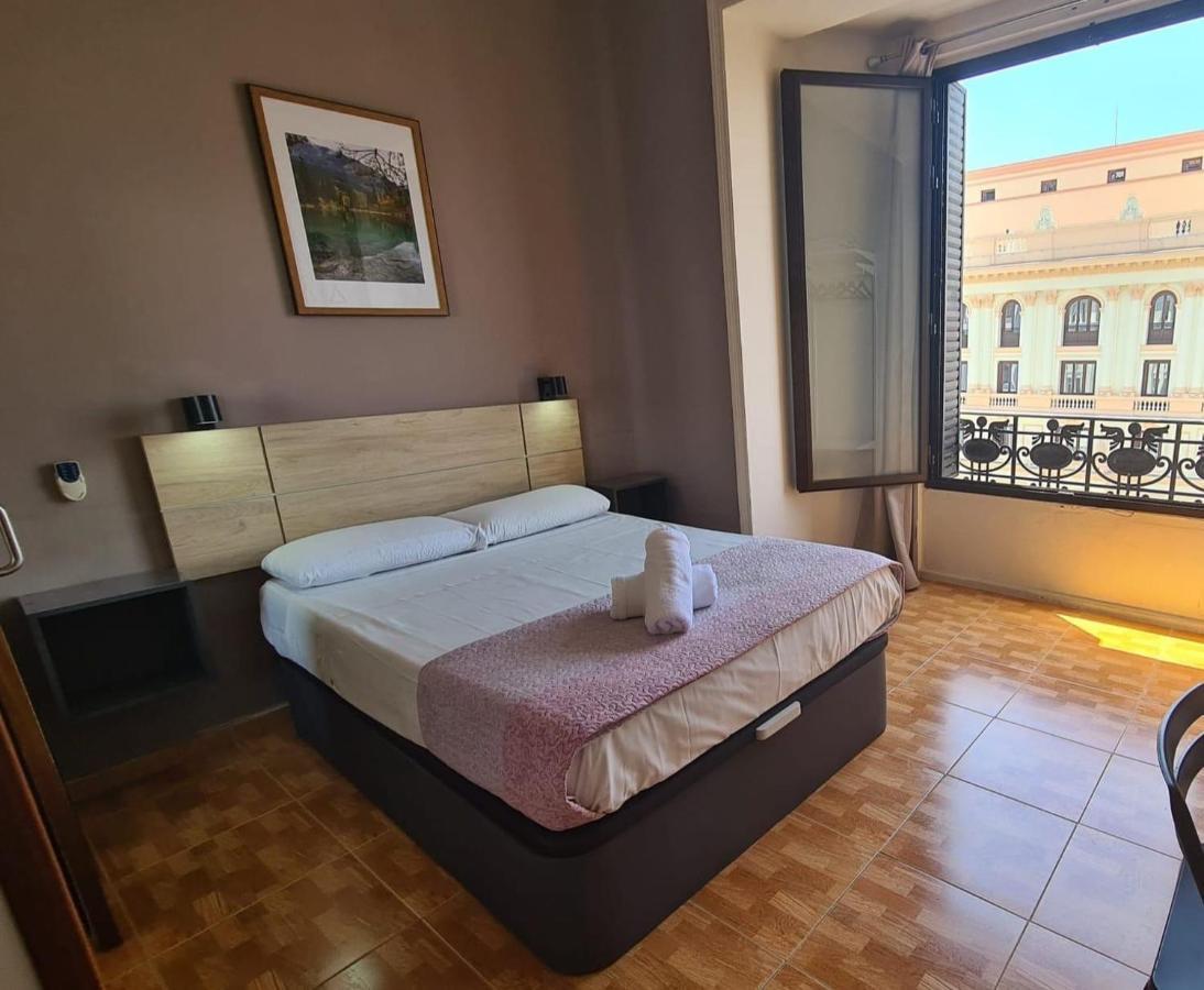 Hostal Miami Madrid Exterior photo