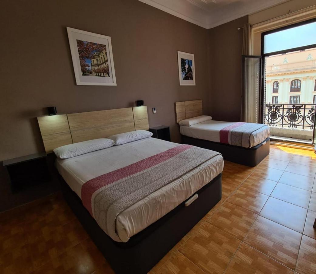 Hostal Miami Madrid Exterior photo